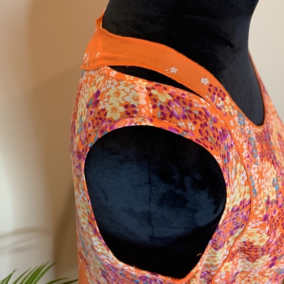 CAbi Merrow edge floral top (268) - Picture 4 of 10